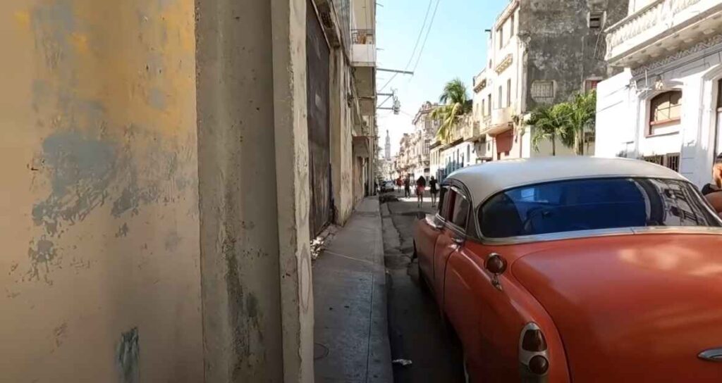 Cuba Walk the streets of Havanna